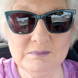 Meet your Posher, Bonnie